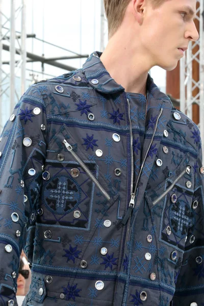 Look 46